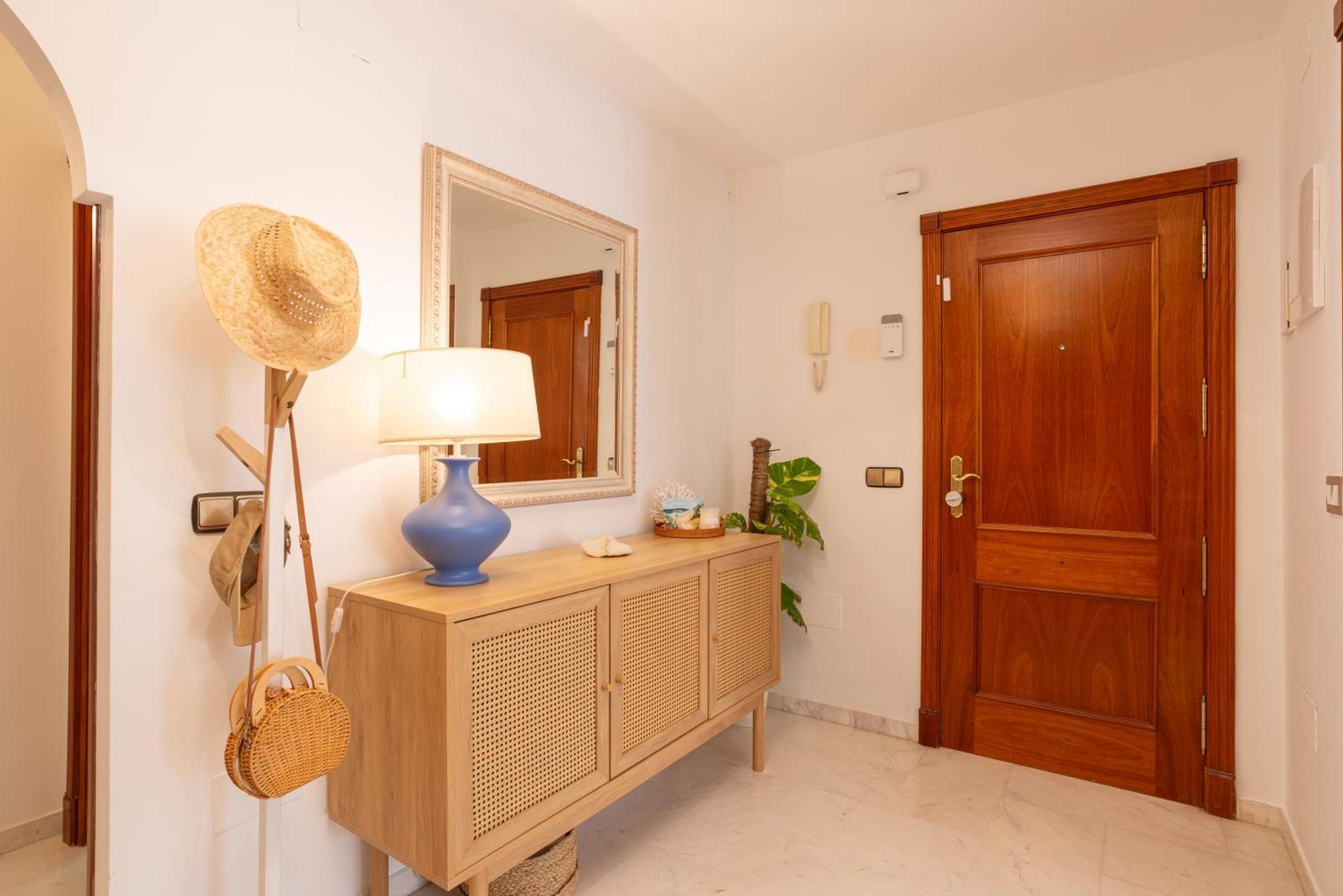 Villa Valentina - Renovated On Los Alamos Beach Torremolinos Eksteriør billede