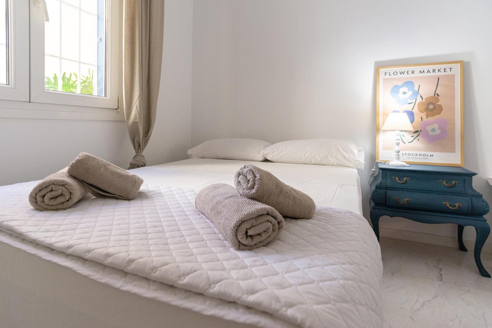 Villa Valentina - Renovated On Los Alamos Beach Torremolinos Eksteriør billede