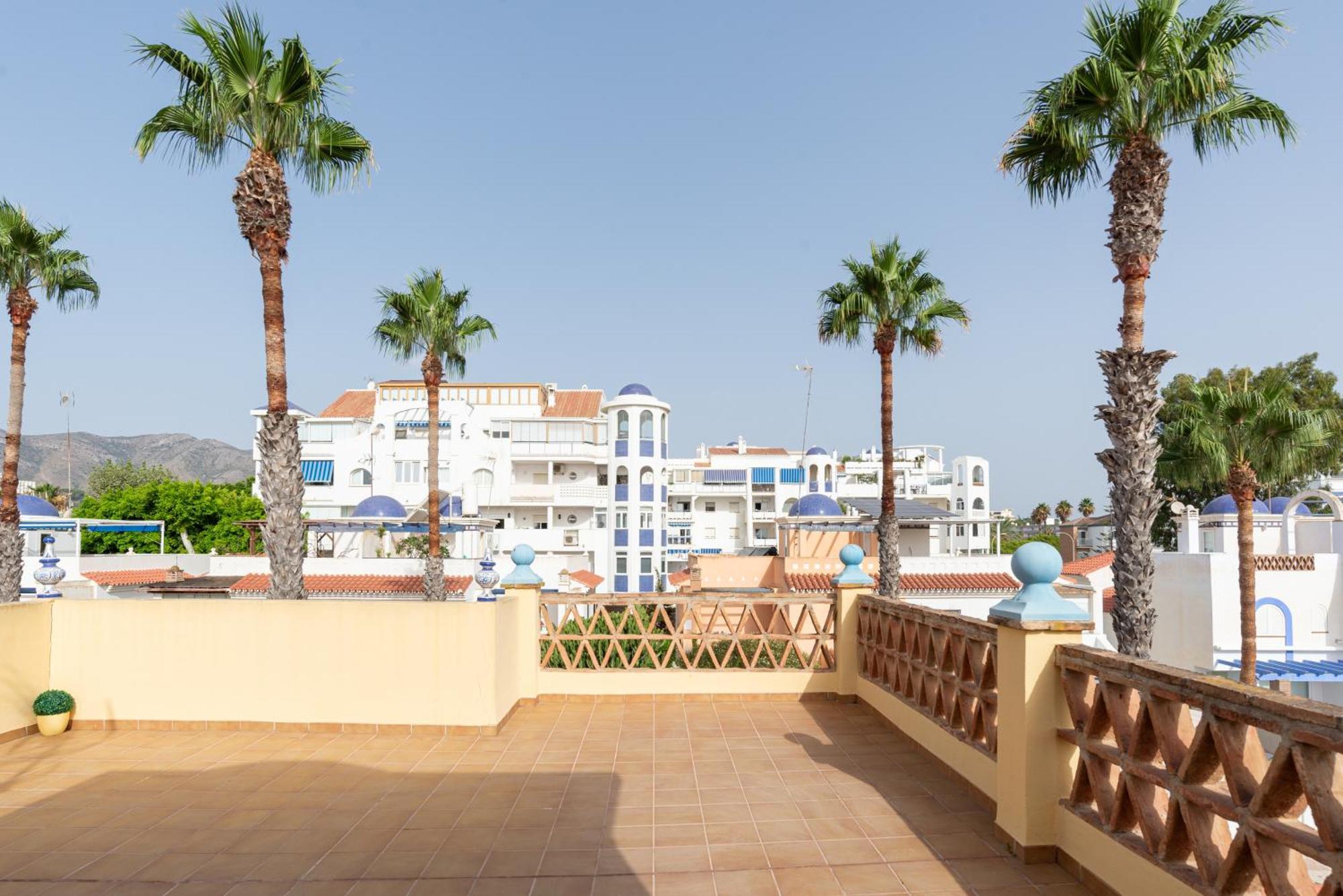Villa Valentina - Renovated On Los Alamos Beach Torremolinos Eksteriør billede