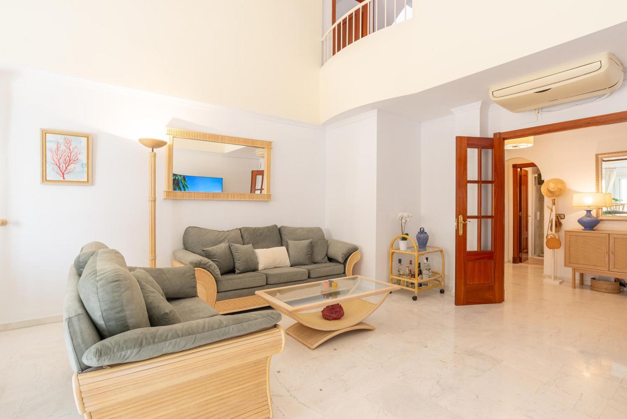 Villa Valentina - Renovated On Los Alamos Beach Torremolinos Eksteriør billede