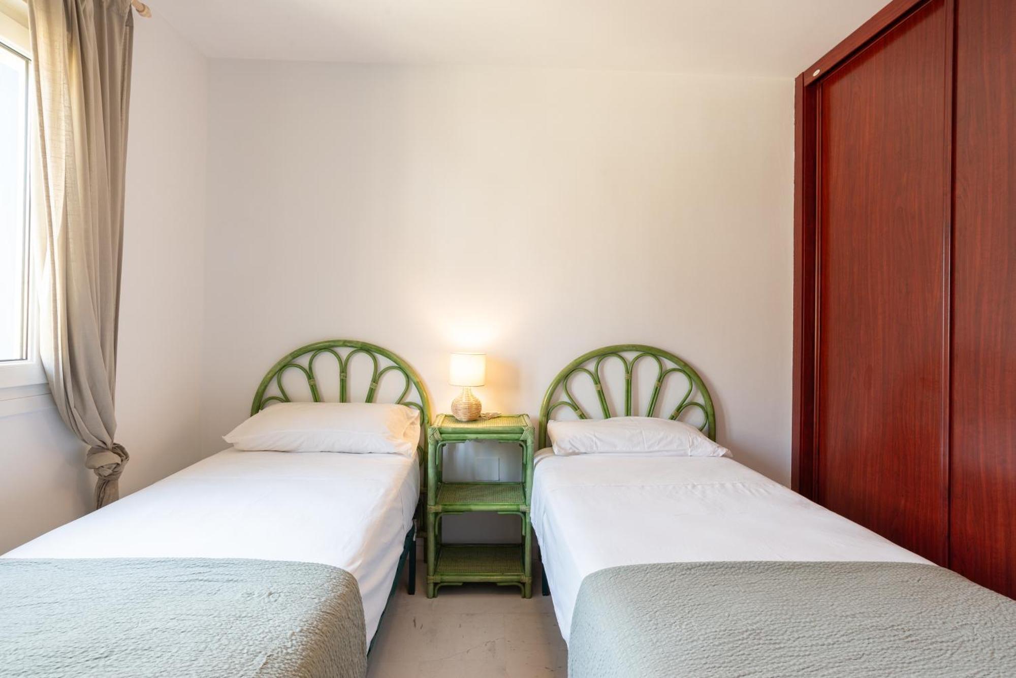 Villa Valentina - Renovated On Los Alamos Beach Torremolinos Eksteriør billede